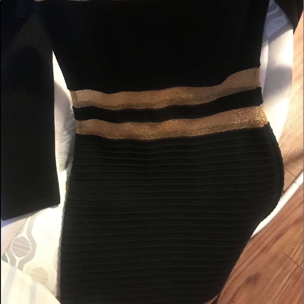 Dresses - Picture 3 of 3